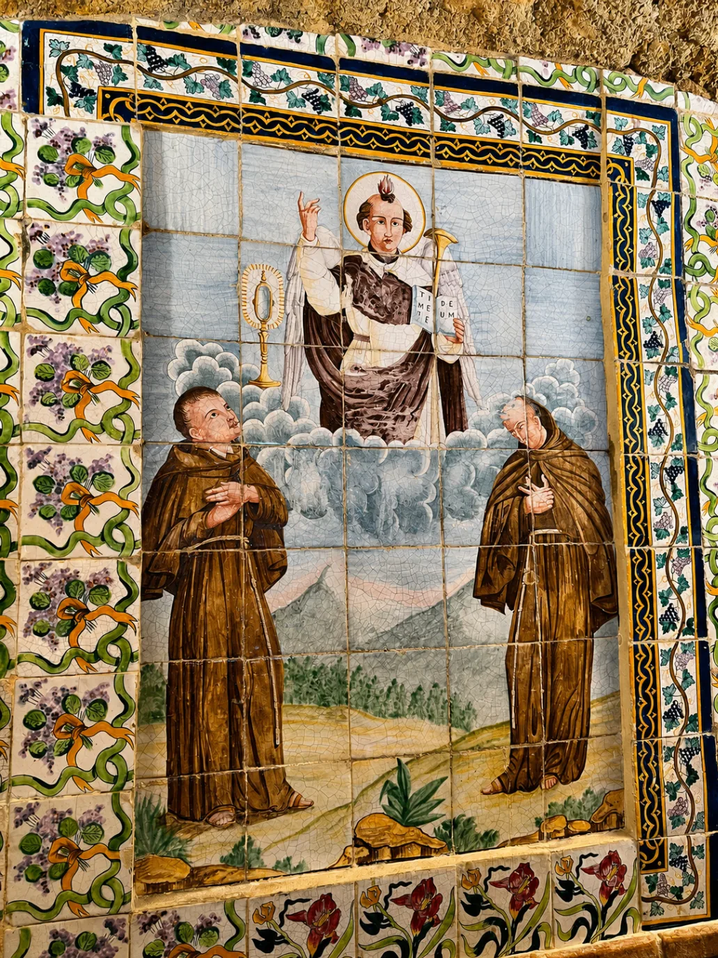 Maioliche ottocentesche ritrovate all'interno della Locanda del Monacone